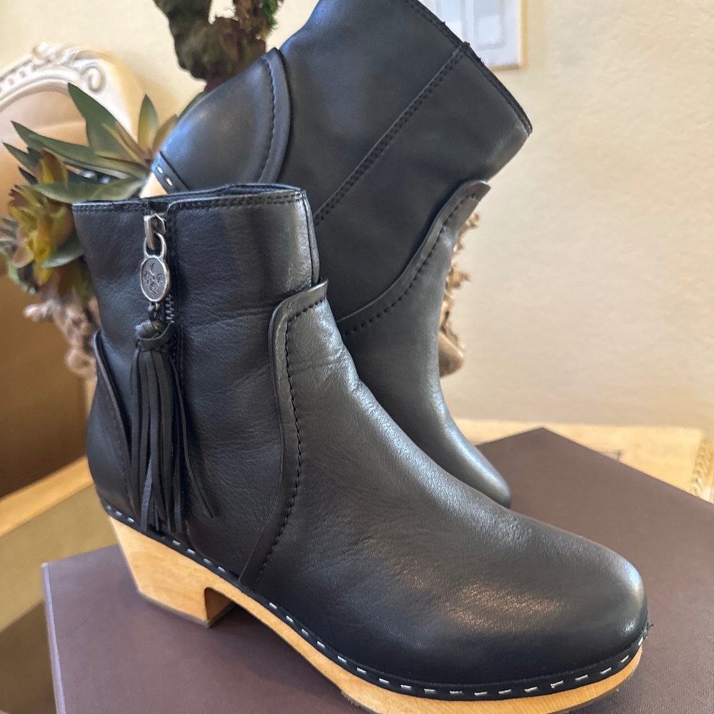 Patricia Nash Rafael Leather Booties size 8